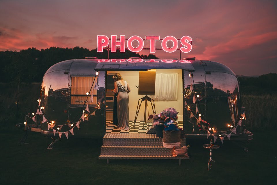 Olivia and Ed, Elmore Court wedding photo trailer